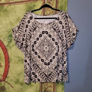 Super soft geometric short sleeve blouse